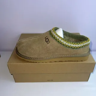 UGG Beige Army Green Suede Upper Embroidered Collar Trim Casual Shoes