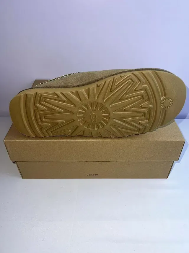UGG Beige Army Green Suede Upper Embroidered Collar Trim Casual Shoes 2