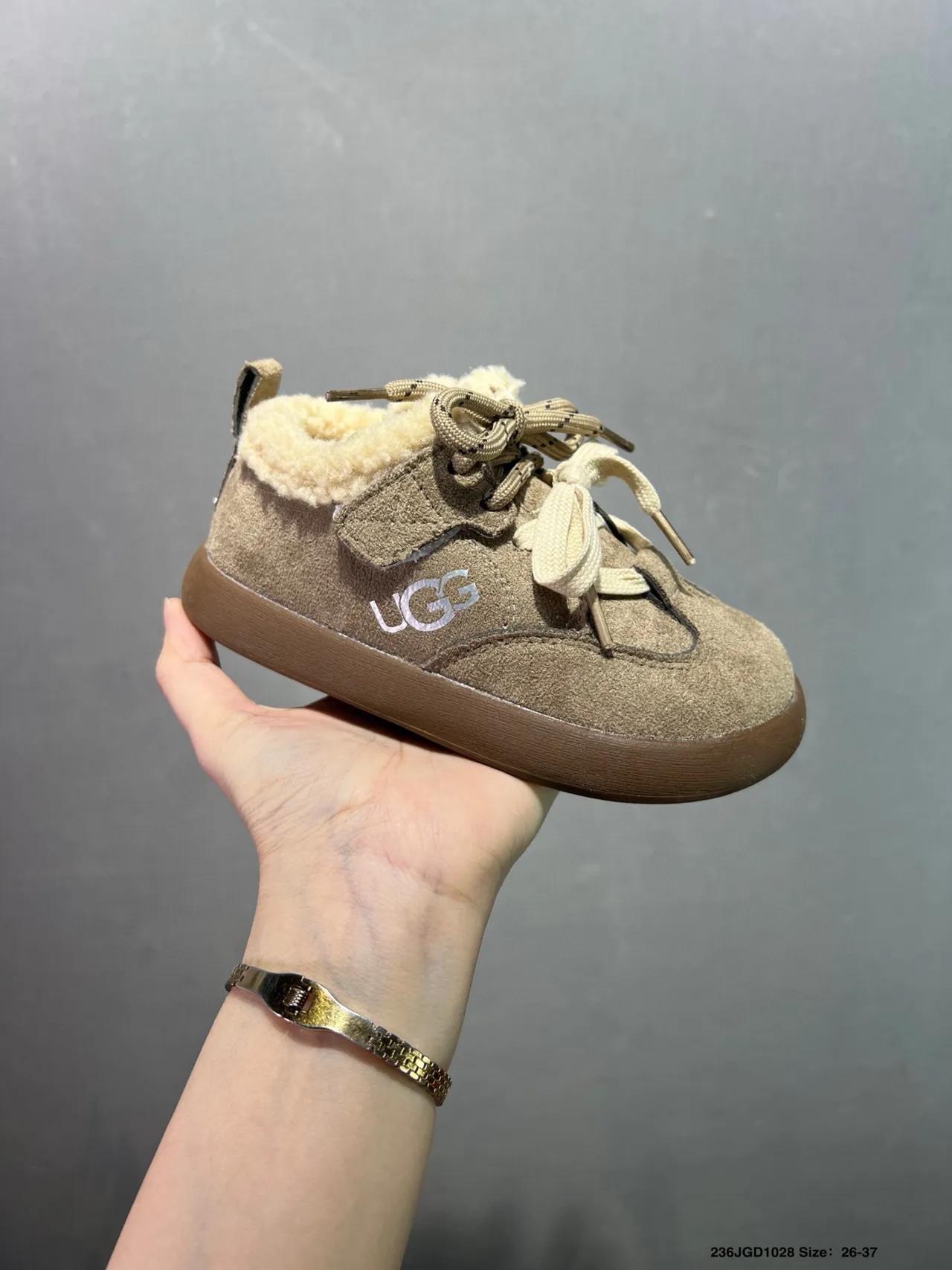 UGG 棕米色羊毛衬里麂皮鞋面乐福鞋 3