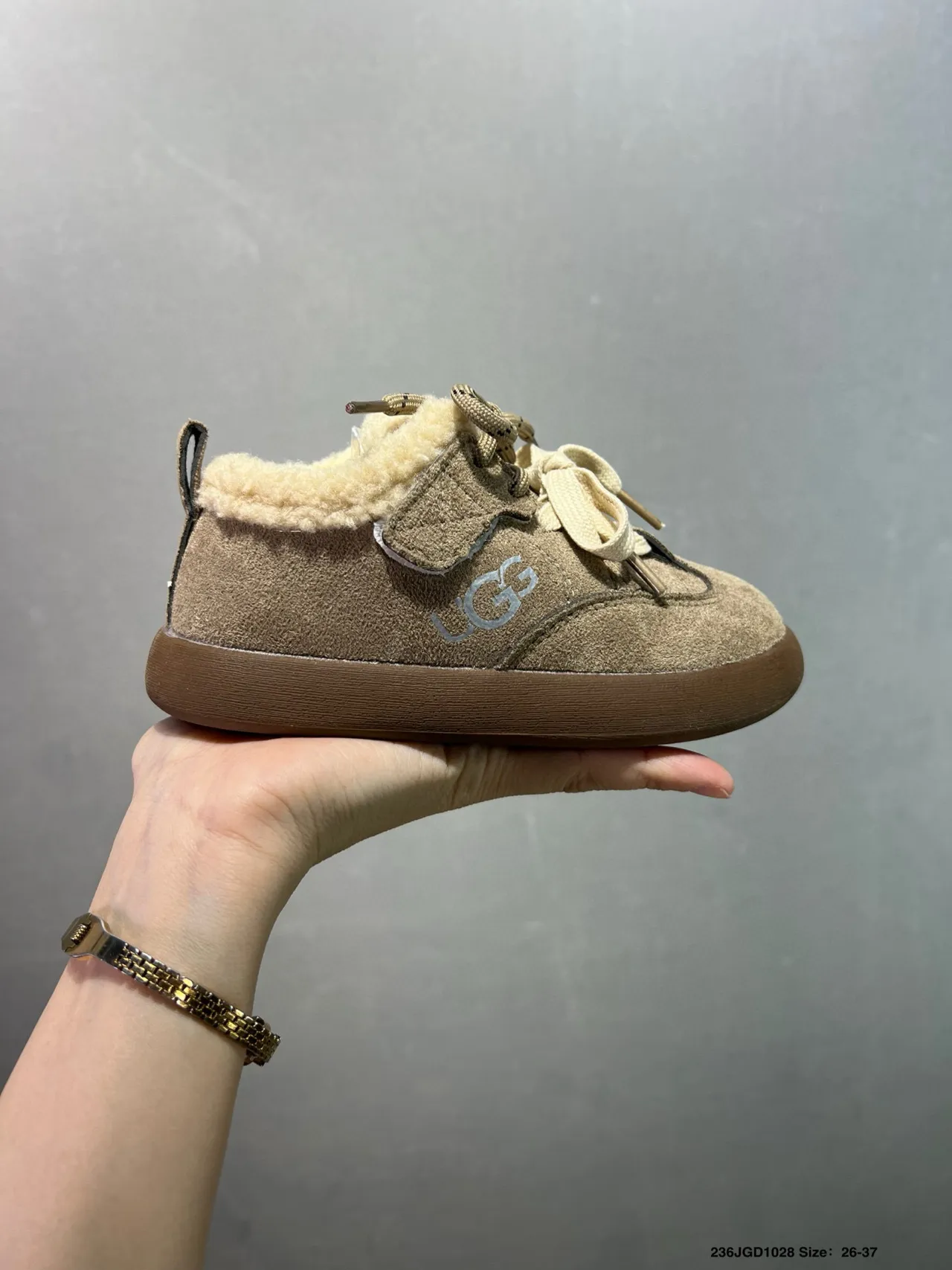 UGG 棕米色羊毛衬里麂皮鞋面乐福鞋 16