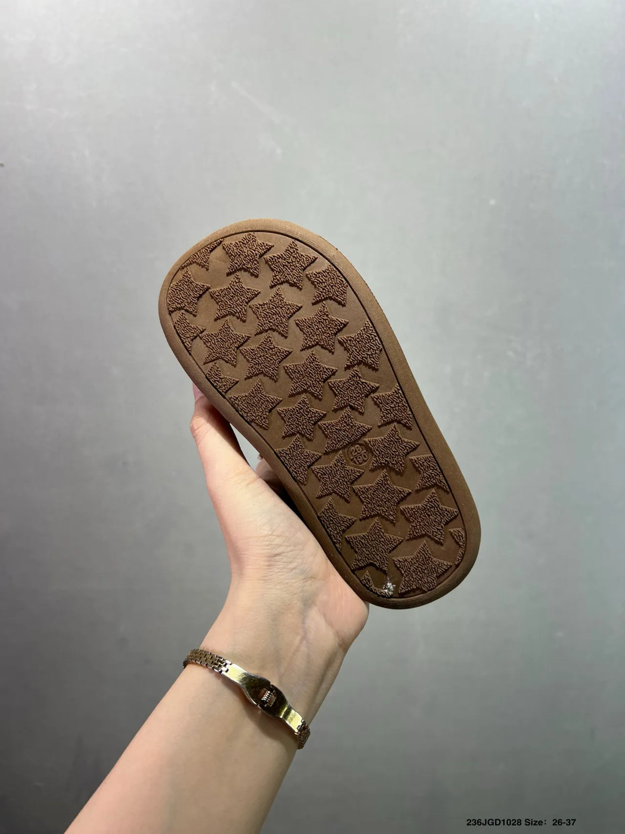 UGG 棕米色羊毛衬里麂皮鞋面乐福鞋 23