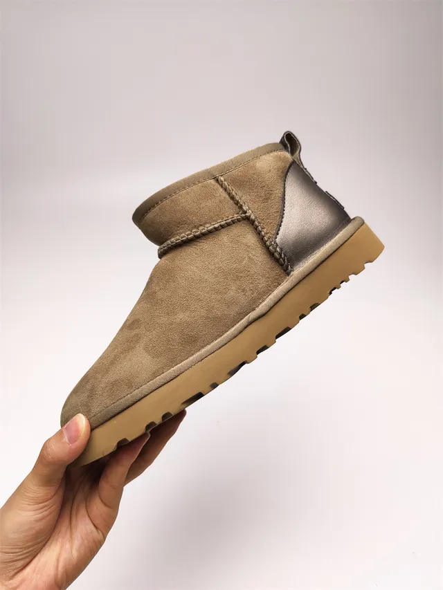 UGG 棕黑麂皮面 羊毛衬里 护脚 雪靴 10