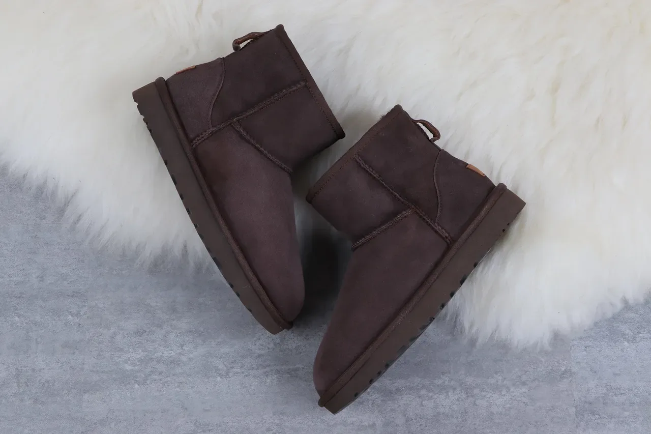 UGG ब्राउन ब्लैक सूड ऊपरी शियरलिंग लाइन स्नो बूट 3