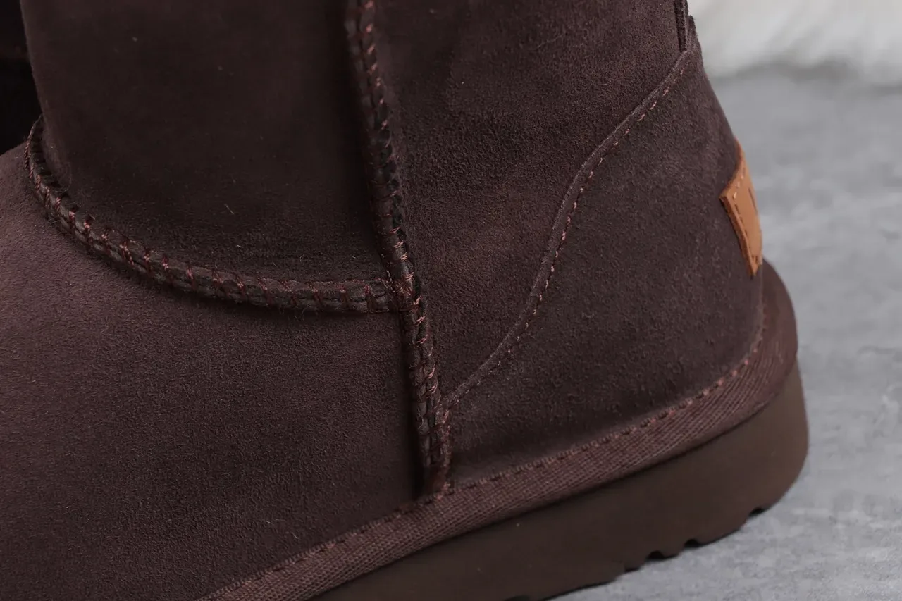 UGG ब्राउन ब्लैक सूड ऊपरी शियरलिंग लाइन स्नो बूट 5
