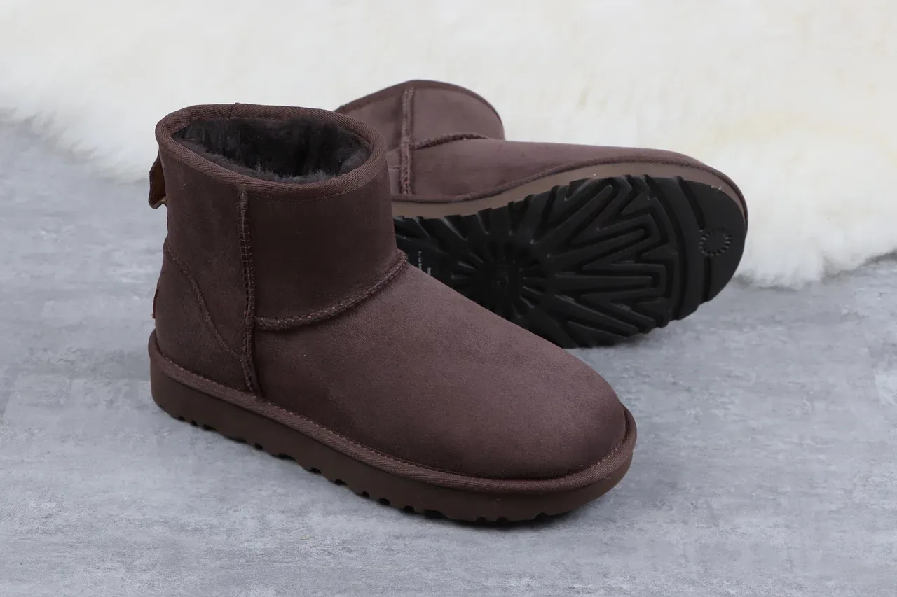 UGG ब्राउन ब्लैक सूड ऊपरी शियरलिंग लाइन स्नो बूट 10