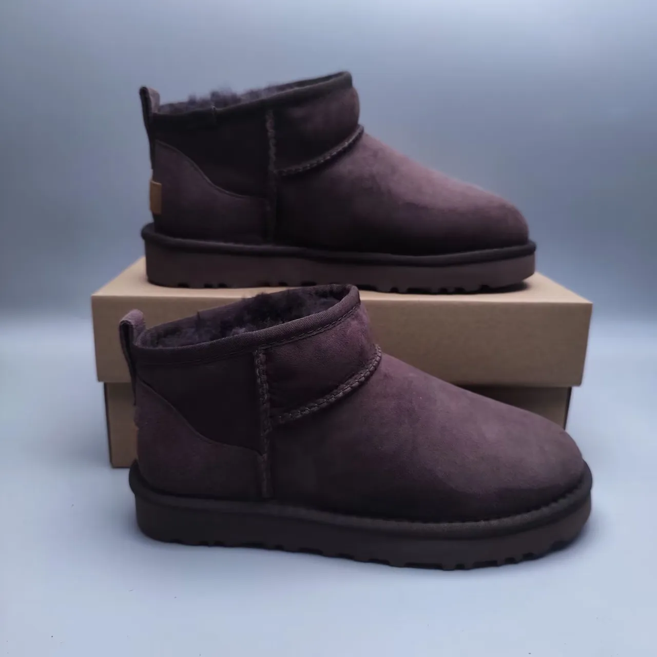 UGG Classic Mini বাদামী সুয়েড শিয়ারলিং লাইন্ড স্নো বুটস 2