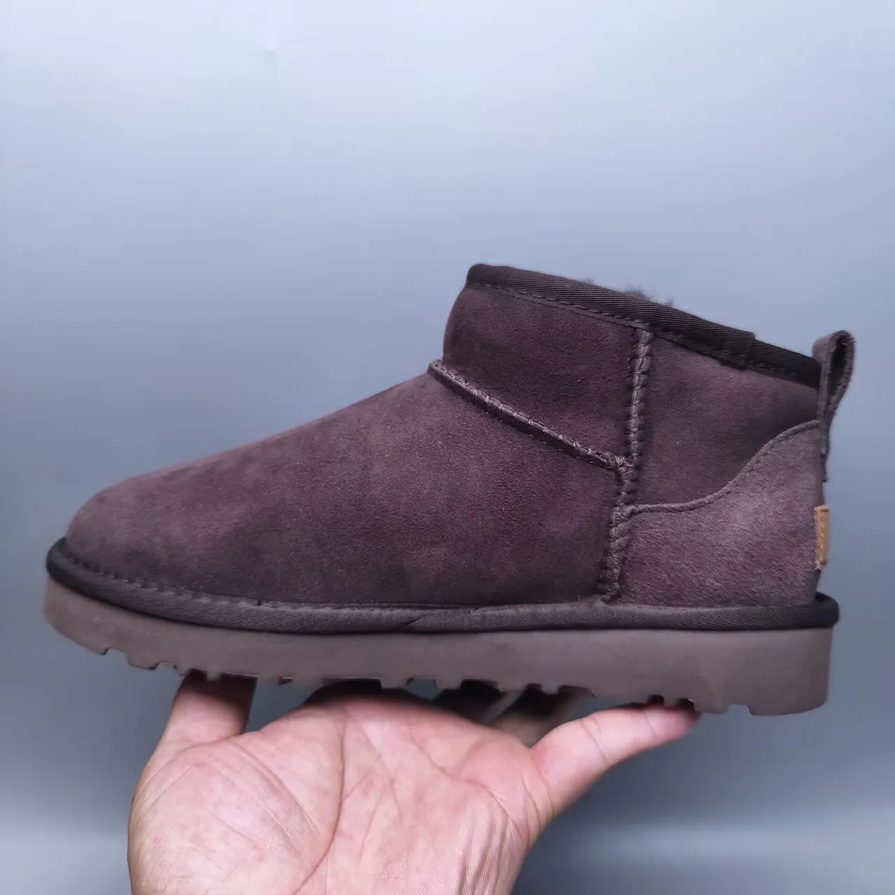 UGG Classic Mini বাদামী সুয়েড শিয়ারলিং লাইন্ড স্নো বুটস 6