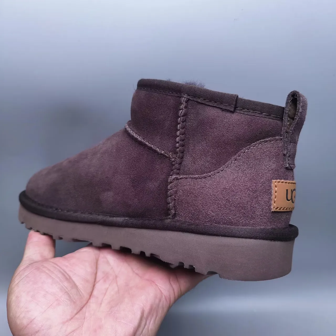 UGG Classic Mini বাদামী সুয়েড শিয়ারলিং লাইন্ড স্নো বুটস 7