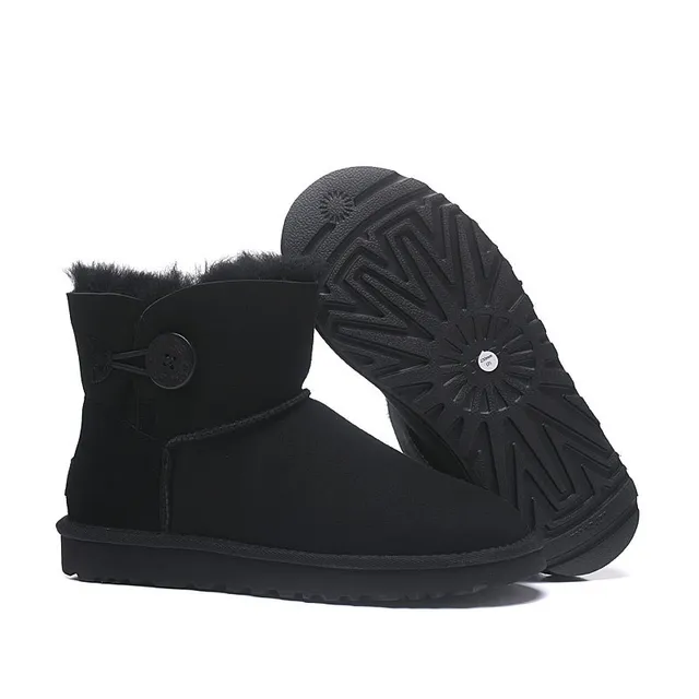 UGG Classic Short 黑色剪羊毛内里雪靴 3