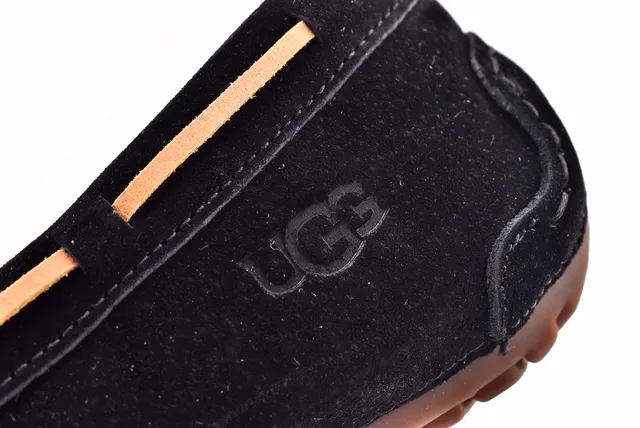 UGG Dakota Mocasines Negros de Ante Forrados con Piel de Cordero 4