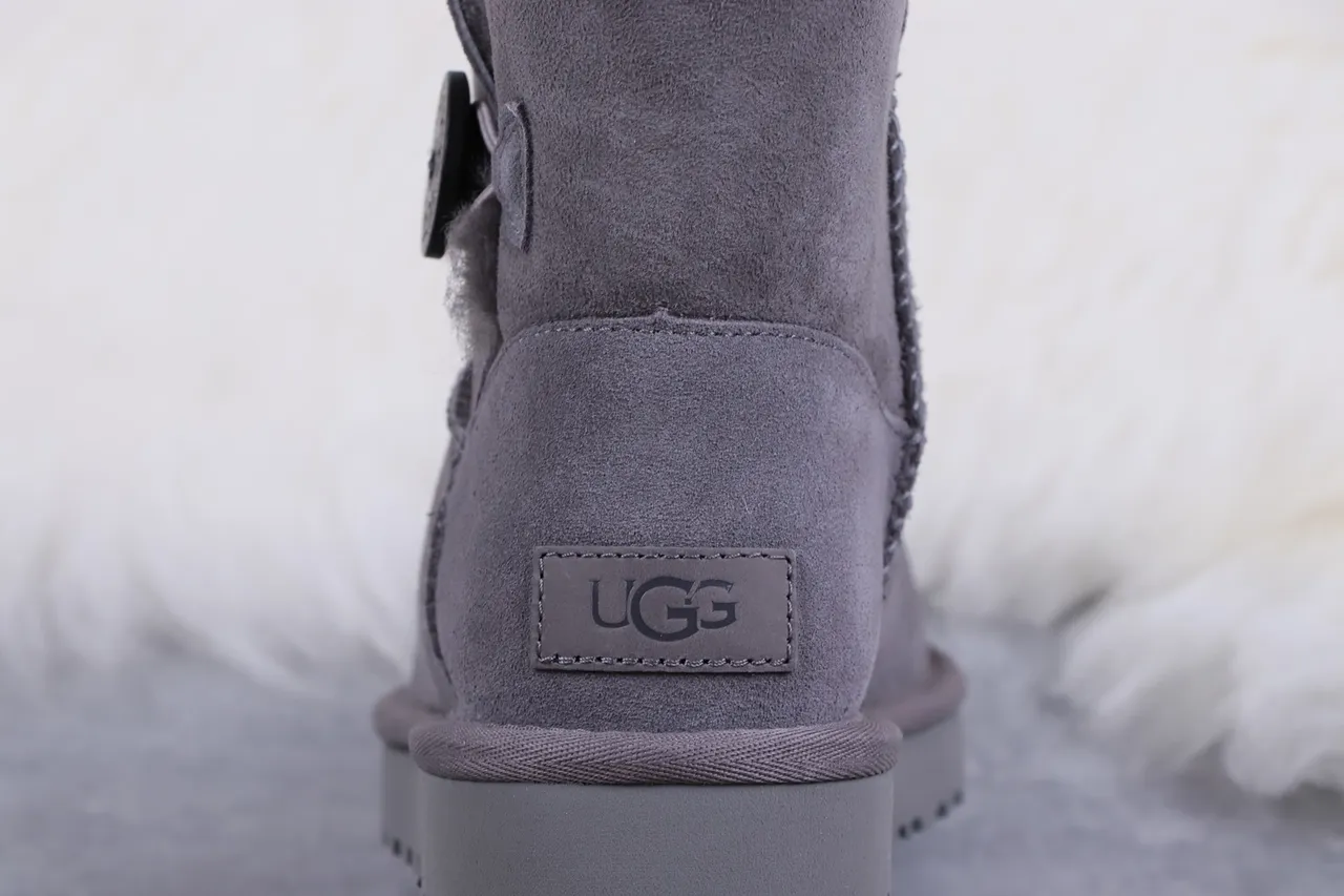 UGG Gray Suede Upper Shearling Lining Snow Boots 5