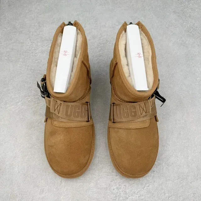 UGG टैन स्यूड स्ट्रैप बूट स्नो बूट 5