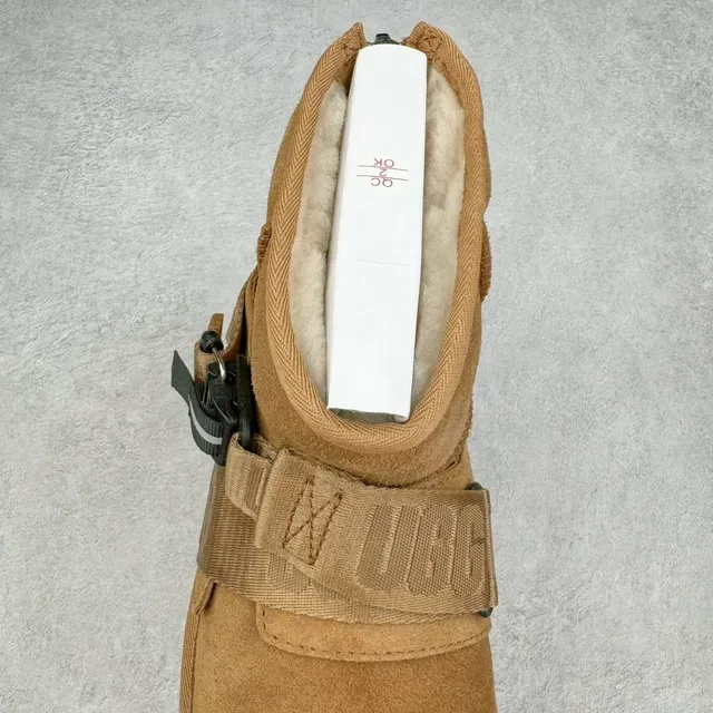 UGG टैन स्यूड स्ट्रैप बूट स्नो बूट 7