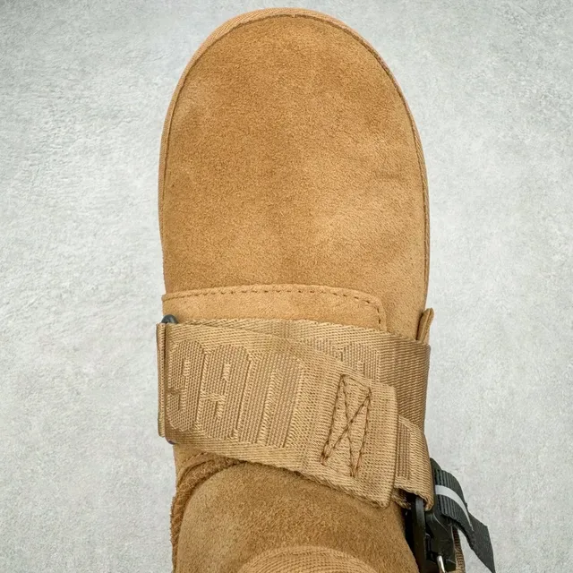 UGG टैन स्यूड स्ट्रैप बूट स्नो बूट 16