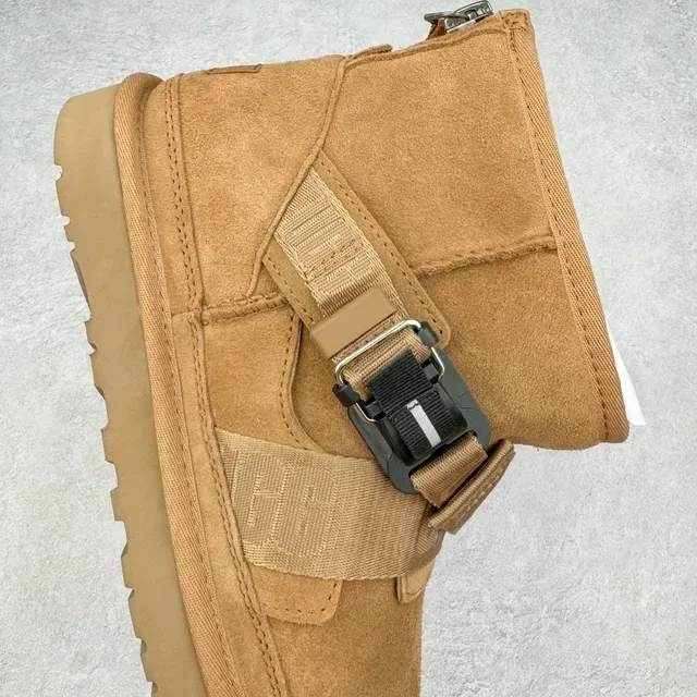 UGG टैन स्यूड स्ट्रैप बूट स्नो बूट 17