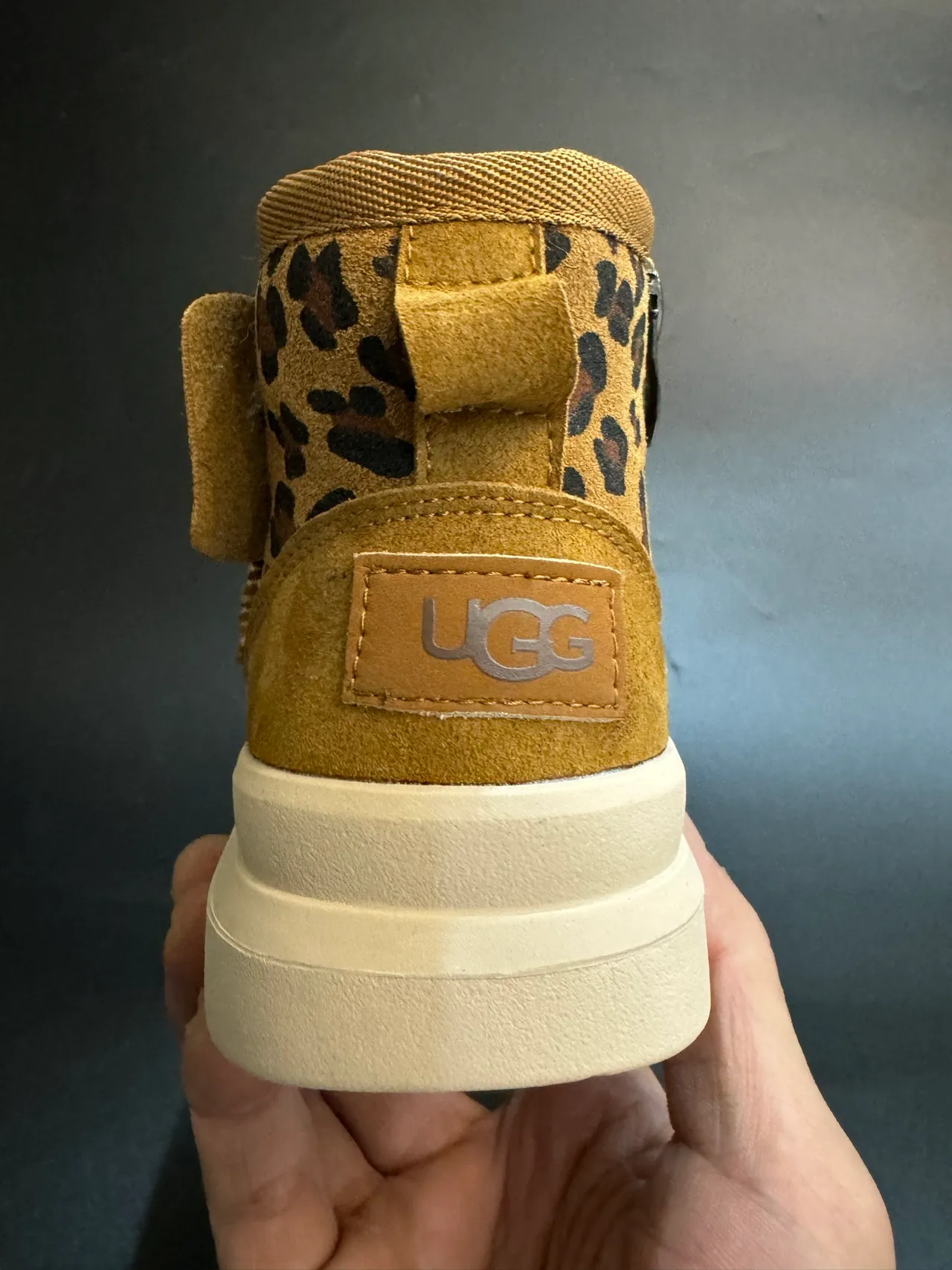 UGG Tasman Botas de neve pretas para crianças 14