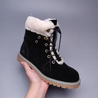 UGG टासमैन ब्लैक सूड शियरलिंग-लाइन्ड लेस-अप एंकल बूट्स