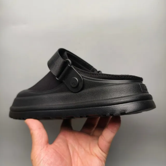 UGG Tasman Clog Zueco de plataforma de tecido preto 4