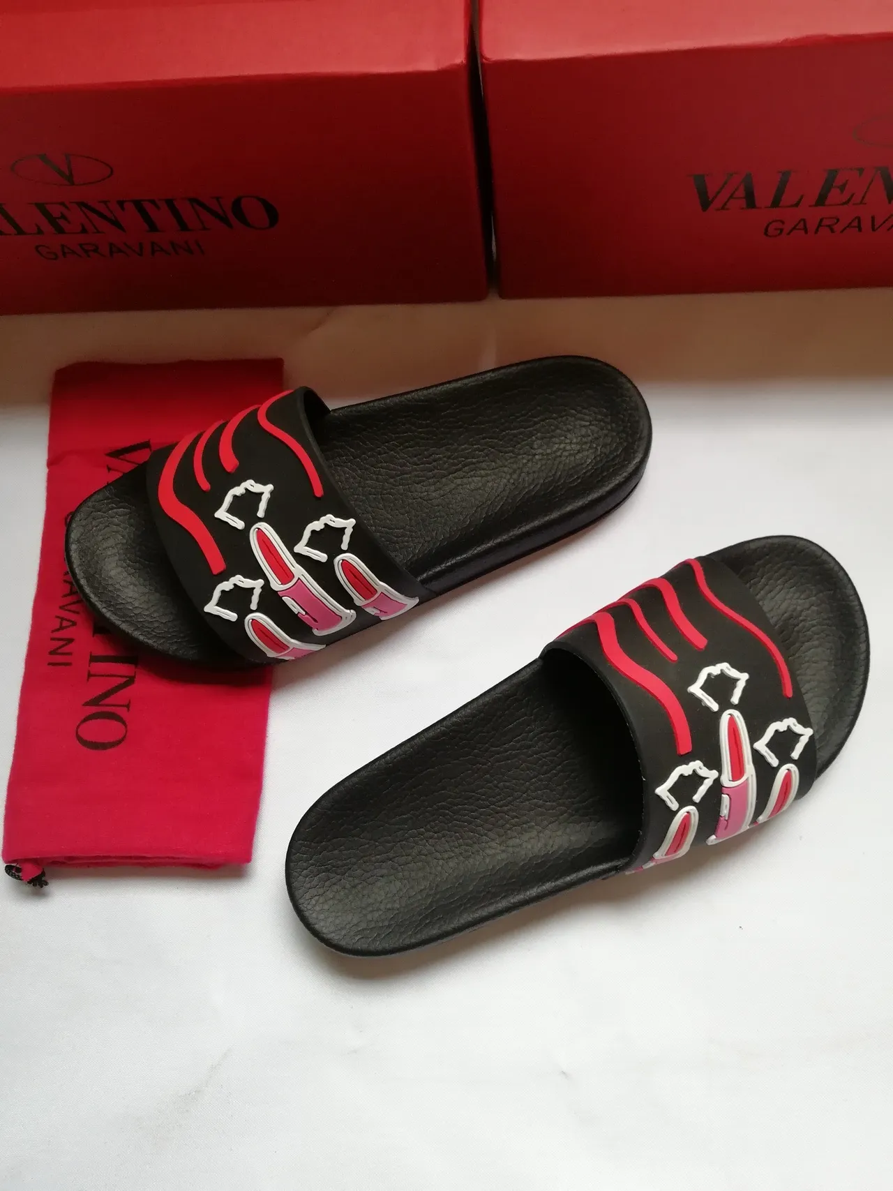 Valentino Preto Vermelho Borracha Slide Listra Ondulada Motivo Chinelo 2