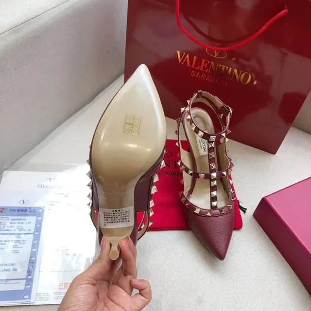 Valentino Rockstud بوردو مرصع مدبب الرأس ستيليتوهات 2