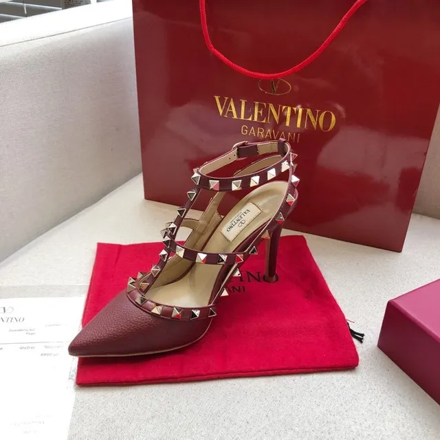 Valentino Rockstud بوردو مرصع مدبب الرأس ستيليتوهات 4
