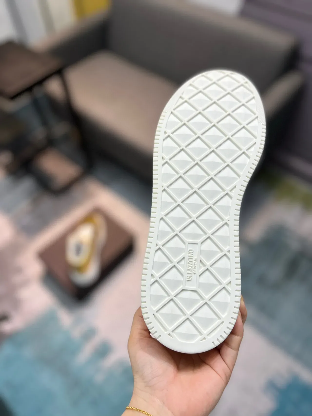 Valentino Rockstud tênis lifestyle de cano alto em ouro metálico 9