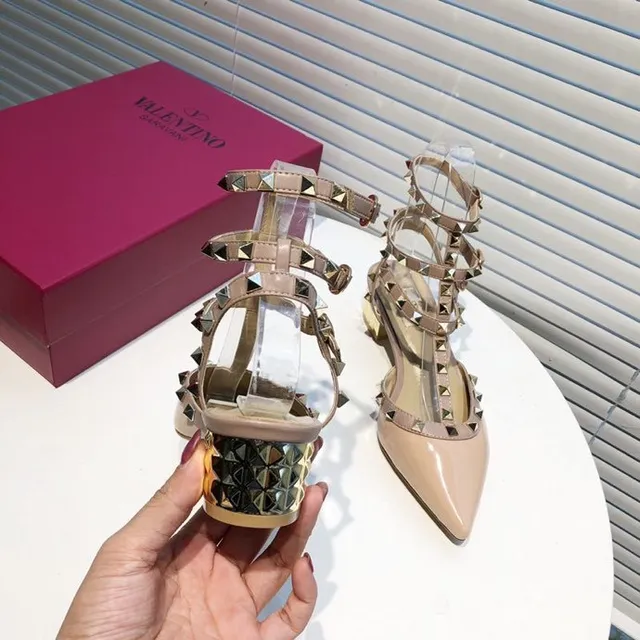 Valentino Rockstud Nude Beige Pompes à brides multiples cloutées 2