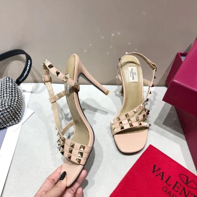 Valentino Rockstud नूड स्टडेड टी-स्ट्रैप स्टिलेटो 5