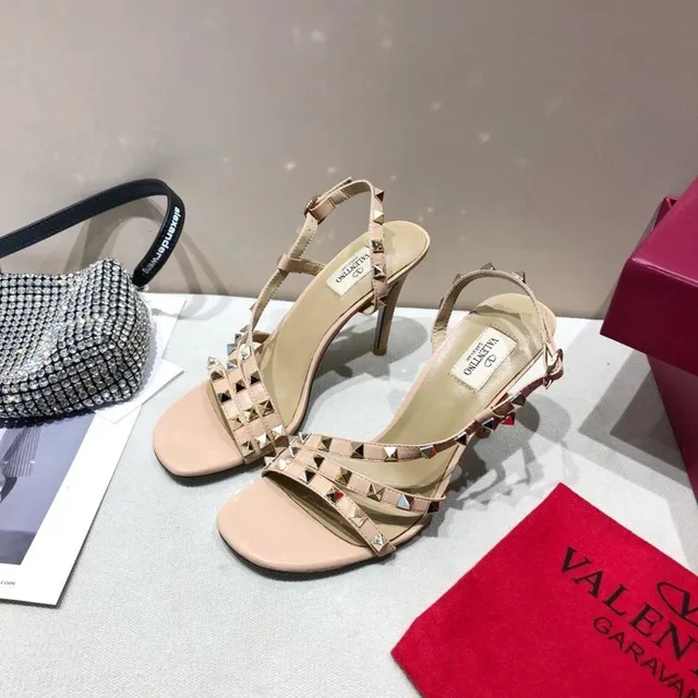 Valentino Rockstud नूड स्टडेड टी-स्ट्रैप स्टिलेटो 6