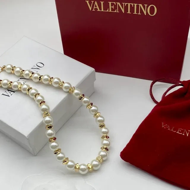 Valentino Rockstud 珍珠与金色调金属钉紧颈项链 3