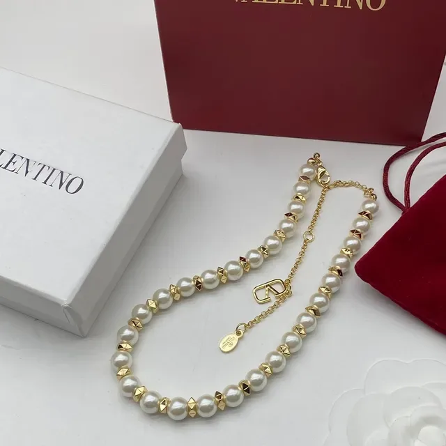 Valentino Rockstud 珍珠与金色调金属钉紧颈项链 4