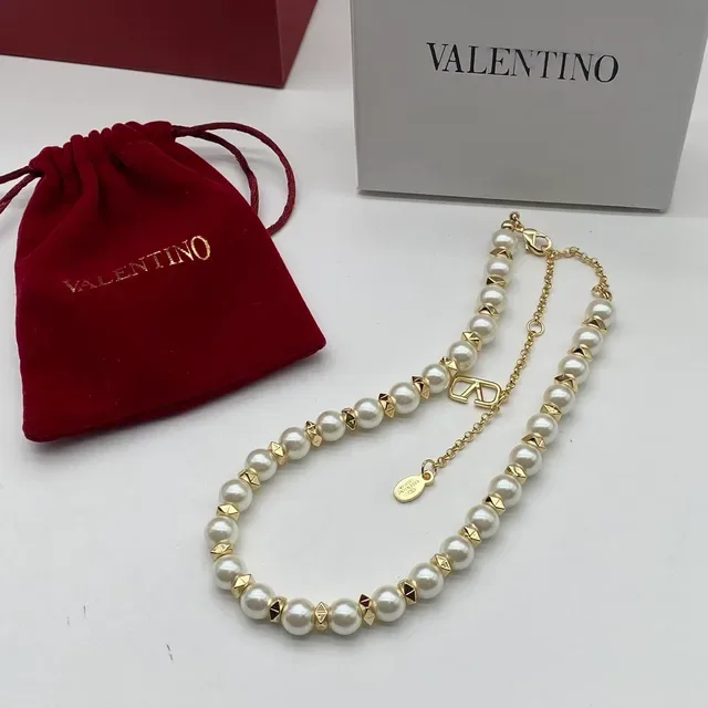 Valentino Rockstud 珍珠与金色调金属钉紧颈项链 5