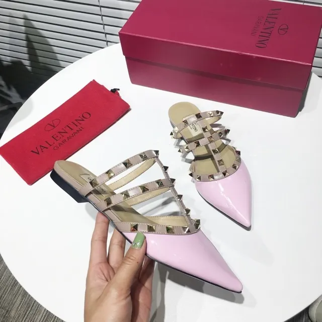 Valentino Rockstud Pink Patent Studded T-Strap Stilettos 9