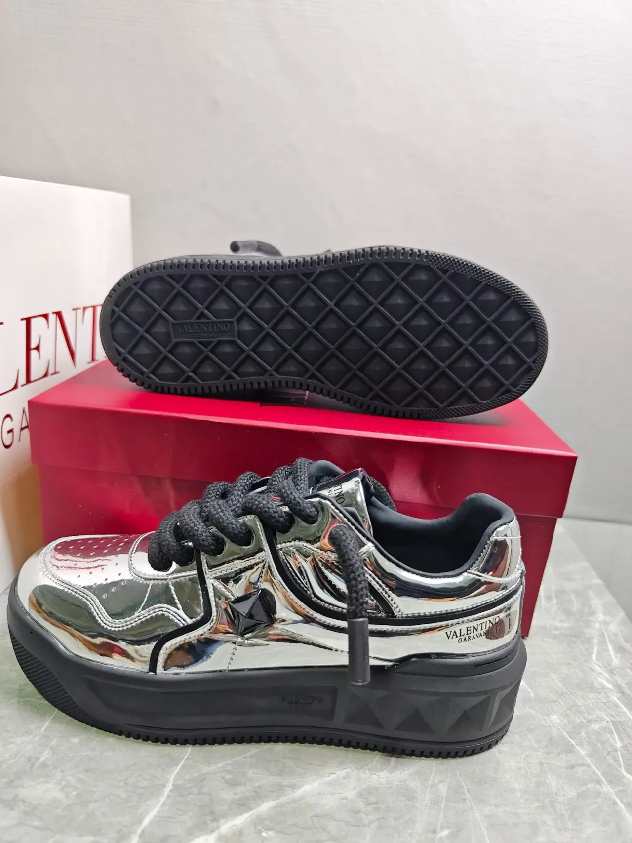 Valentino Rockstud Plata Negro Metálico Piel de Patente Cordones Trenzados Zapatillas Lifestyle 3