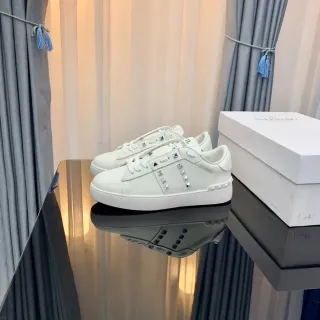 Valentino Rockstud Studded zapatillas lifestyle blancas