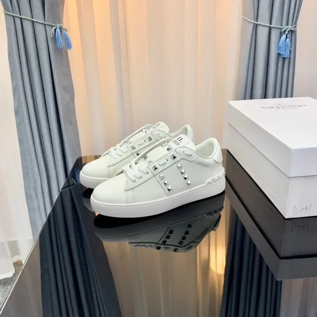 Valentino Rockstud Studded White Lifestyle Sneakers 2