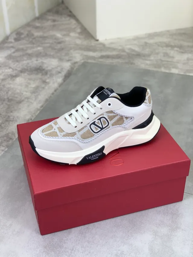 Valentino VLTN Runner Beige White Black Lifestyle Sneakers 4