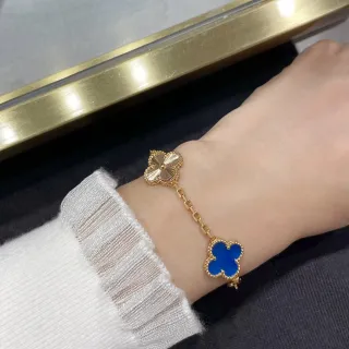 Van Cleef & Arpels Alhambra দুই মোটিফ সোনা এবং নীল এনামেল ব্রেসলেট