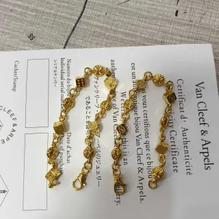 Van Cleef & Arpels Lucky Dice সোনার চেইন ব্রেসলেট