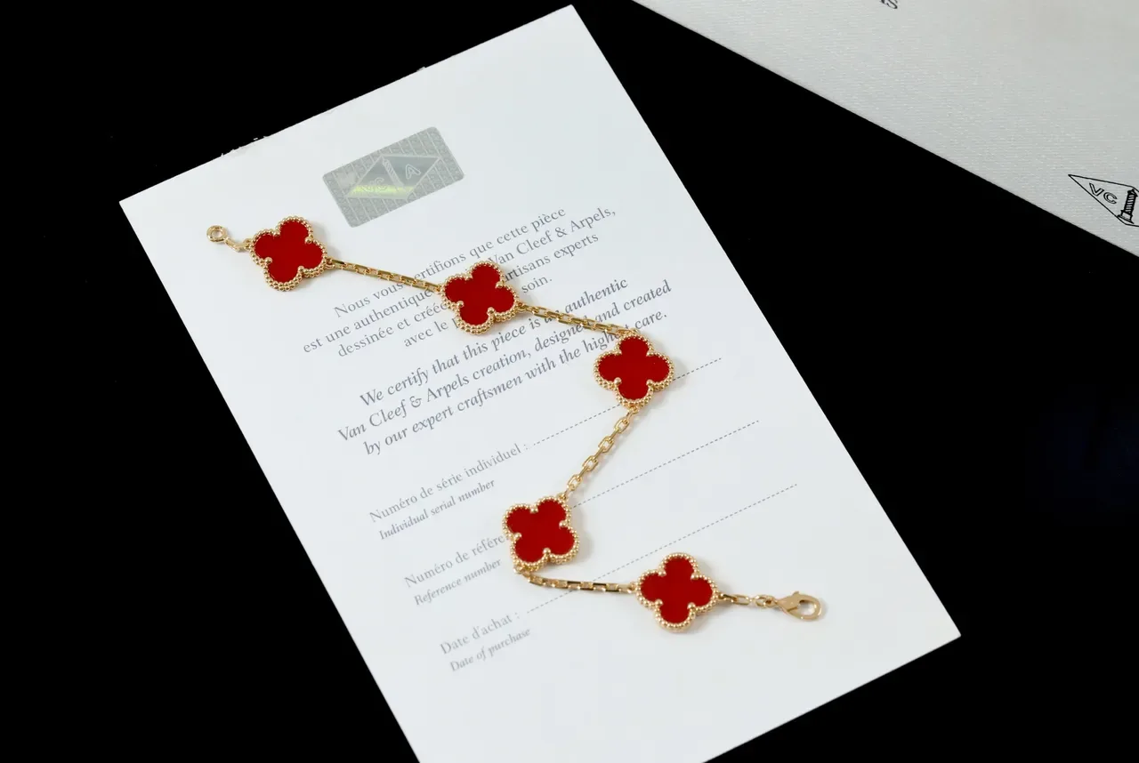 Van Cleef & Arpels Alhambra Five Motif Pulsera de Oro Esmalte Rojo 4