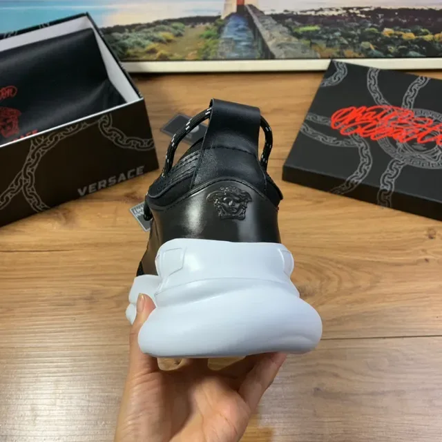 Versace Chain Reaction Noir et Or Greca Print Chunky Sneakers 2