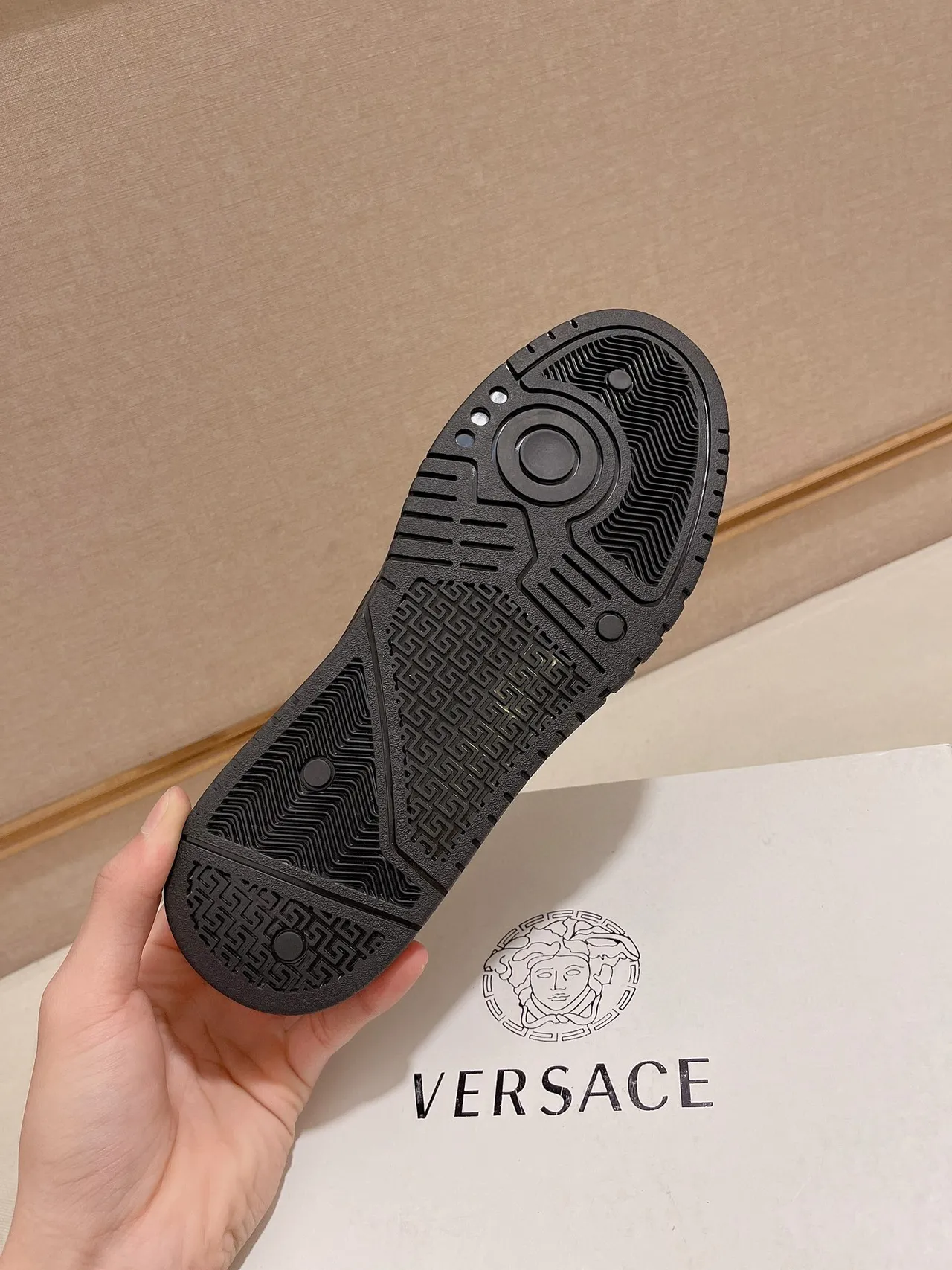 Versace Chain Reaction Negro Dorado Impresión Baroque Vamp Tacón Grueso Esculpido Loafer 2