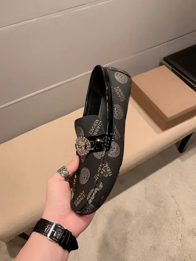 Versace Chain Reaction Negro Dorado Impresión de Logo Parte Superior Hebilla Medusa Hardware Mocasín 8