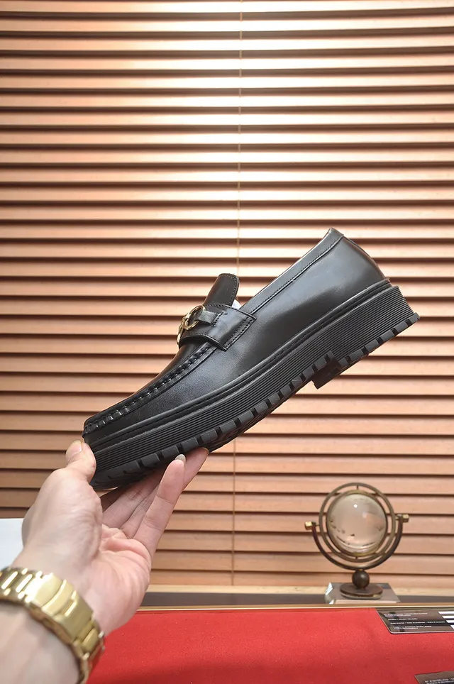 Versace Chain Reaction 黑色皮革 Medusa Buckle 乐福鞋 5