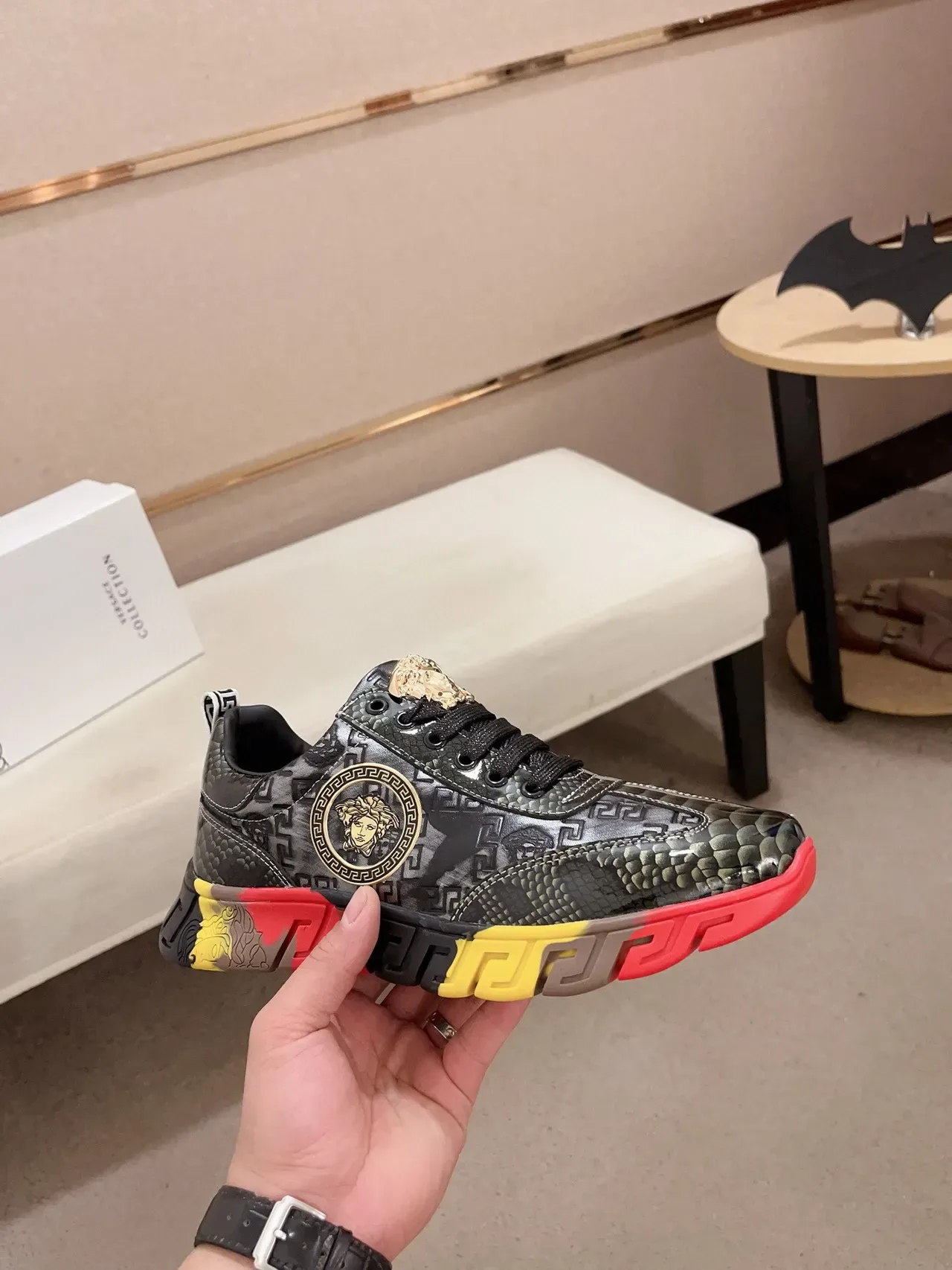 Versace Chain Reaction أسود أحمر أصفر ذهبي لايف ستايل سنيكرز 3