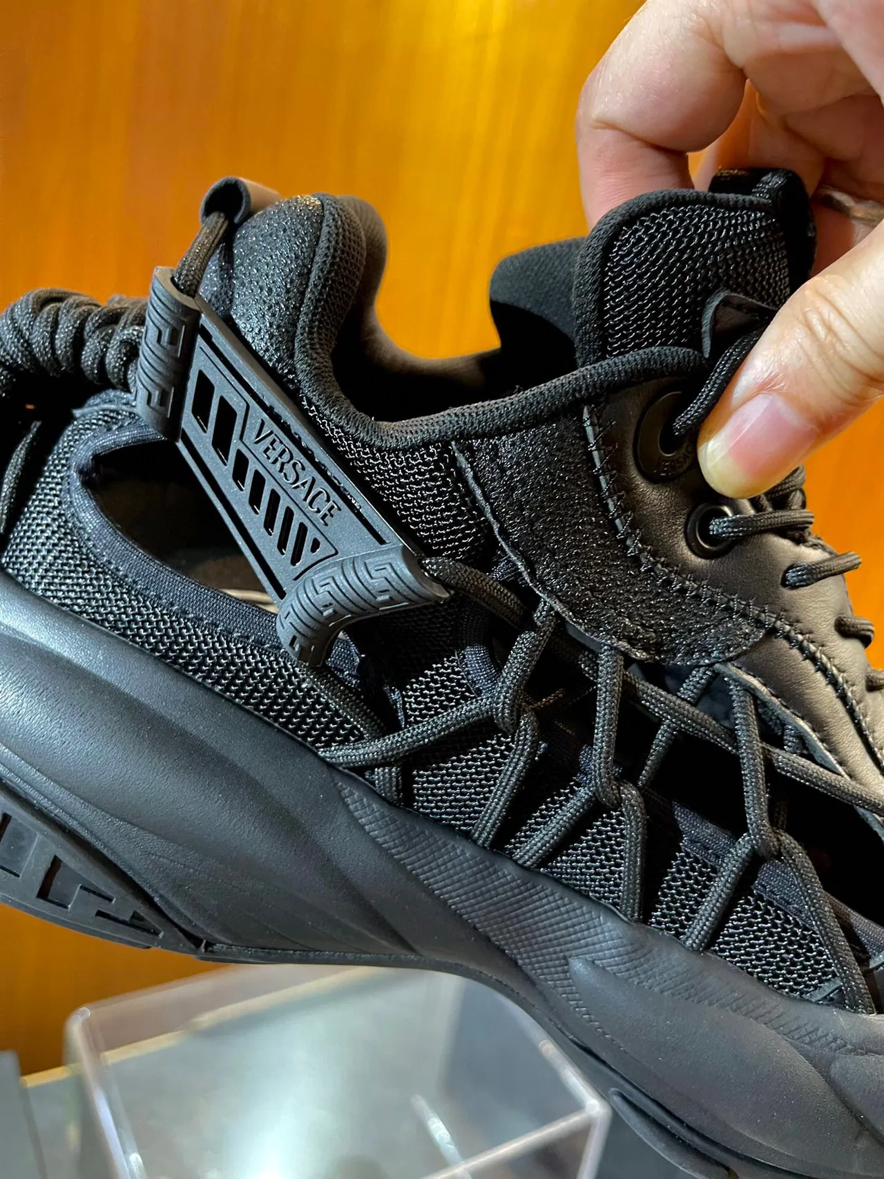 Versace Chain Reaction Sapatilhas Chunky com Bico Trançado Preto 7