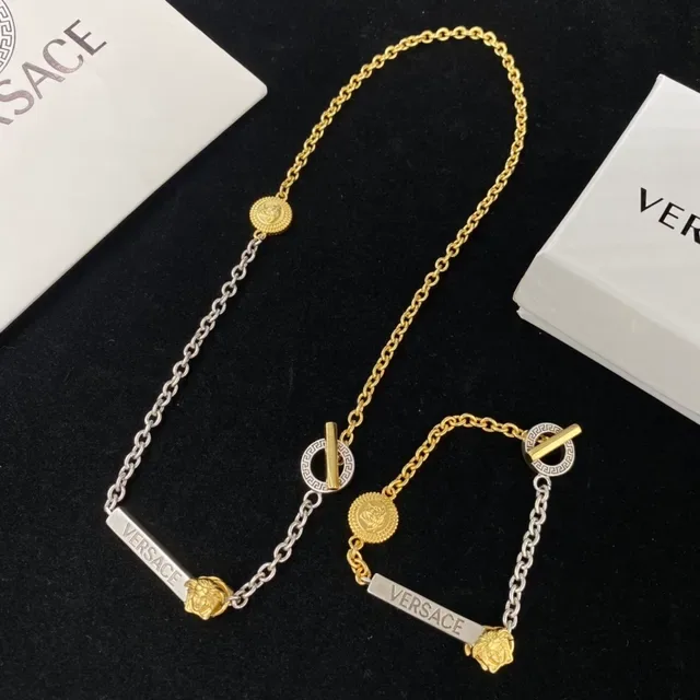 Versace Chain Reaction Oro Plata Dos Tonos Metal Cabeza Medusa Encanto Collar 3