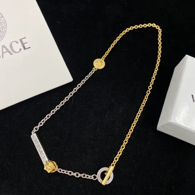 Versace Chain Reaction Oro Plata Dos Tonos Metal Cabeza Medusa Encanto Collar 6