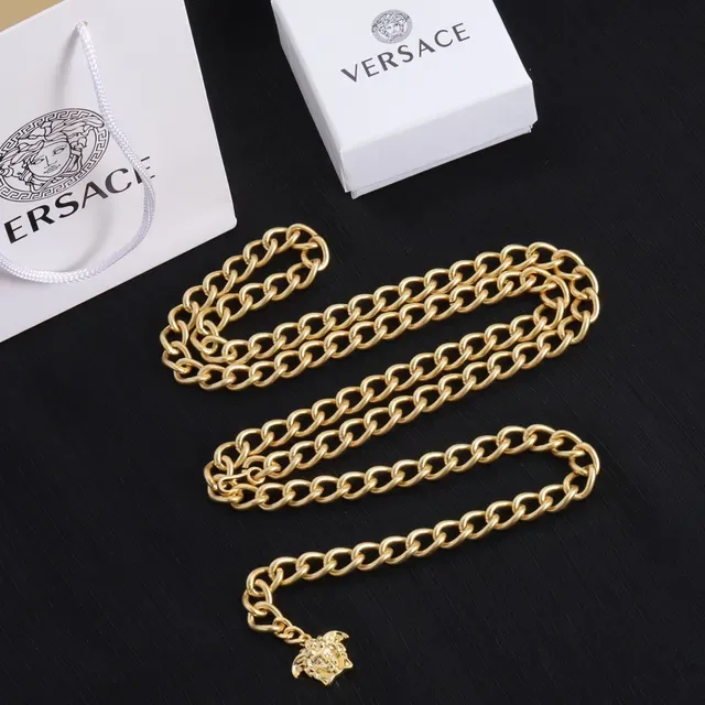 Versace Chain Reaction Collar de tono dorado con cabeza de Medusa 2