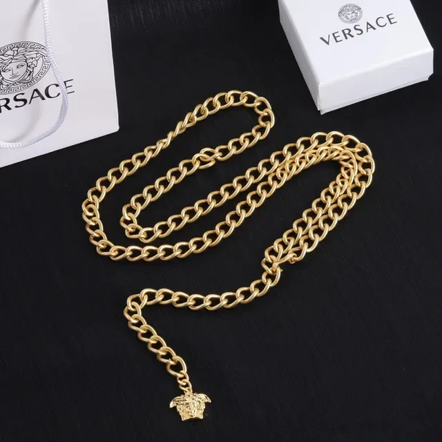 Versace Chain Reaction Collar de tono dorado con cabeza de Medusa 3
